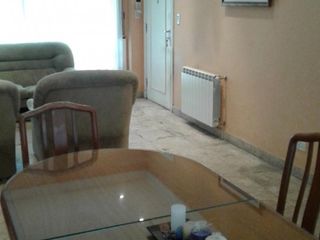 Foto 5 de Chalet 4 ambientes desarrollda en una planta con parque y garage. Reciclada. Chauvin