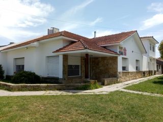 Foto 4 de chalet 4 amb. + depto 2 + dep. amb. 11 de sept.7500