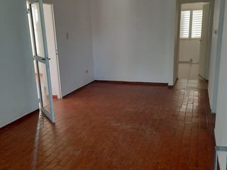 Foto 6 de VENTA - DEPTO 2 DORMITORIOS C/TERRAZA - BARRIO ROCAMORA