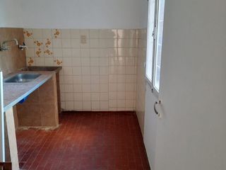 Foto 2 de VENTA - DEPTO 2 DORMITORIOS C/TERRAZA - BARRIO ROCAMORA
