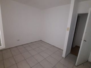 Foto 7 de VENTA - DEPTO 2 DORMITORIOS C/TERRAZA - BARRIO ROCAMORA