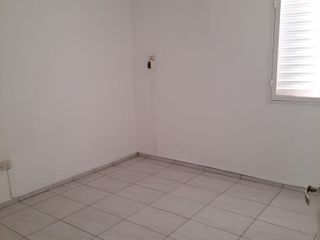Foto 3 de VENTA - DEPTO 2 DORMITORIOS C/TERRAZA - BARRIO ROCAMORA