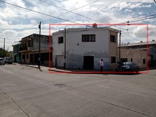 Foto 1 de Casa de 3 Dormitorios en esquina