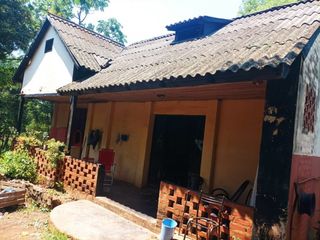 Foto 1 de VENDE LOTE CON CASA