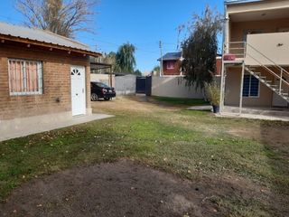 Foto 2 de Se vende COMPLEJO de 7 departamentos - PLOTTIER
