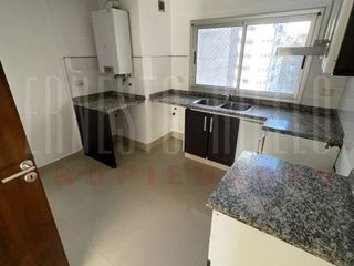 Foto 15 de Alquiler Piso de 4 ambientes c/Cochera y Baulera. Quilmes Centro.