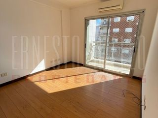 Foto 10 de Alquiler Piso de 4 ambientes c/Cochera y Baulera. Quilmes Centro.