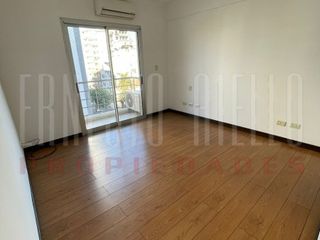 Foto 4 de Alquiler Piso de 4 ambientes c/Cochera y Baulera. Quilmes Centro.