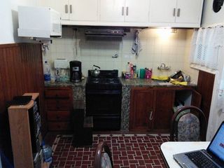 Foto 3 de CASA ALVARADO Y MITRE 4 AMB.