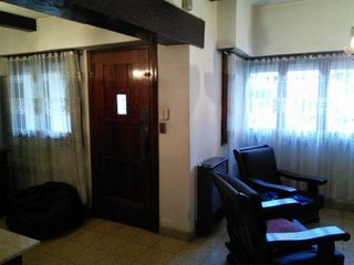 Foto 5 de CASA ALVARADO Y MITRE 4 AMB.