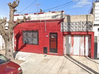Foto 4 de LOTE CON VIVIENDA DE 8,66M X 56,20M, SALIDA A DOS CALLES, AV. REMEDIOS DE ESCALADA Y TUYUTI. LANUS OESTE.