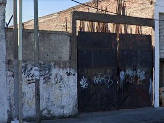 Foto 3 de LOTE CON VIVIENDA DE 8,66M X 56,20M, SALIDA A DOS CALLES, AV. REMEDIOS DE ESCALADA Y TUYUTI. LANUS OESTE.
