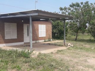 Foto 2 de CASA QUINTA. A 1KM DE LA ROTONDA DE LA RUTA 16 CON DIRECCION AL ESTE.