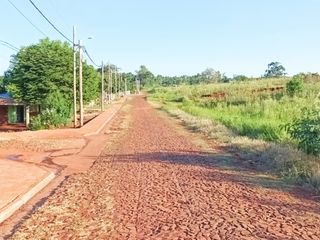 Foto 1 de Gran terreno en esquina empedrado