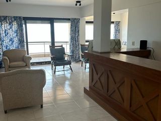 Foto 6 de Alquila Departamento Frente al Mar en Pinamar con Vistas Impresionantes y Espacios Comodos. Pileta y Cocina Equipada