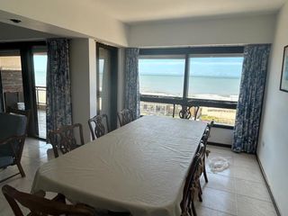 Foto 8 de Alquila Departamento Frente al Mar en Pinamar con Vistas Impresionantes y Espacios Comodos. Pileta y Cocina Equipada
