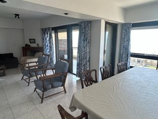 Foto 9 de Alquila Departamento Frente al Mar en Pinamar con Vistas Impresionantes y Espacios Comodos. Pileta y Cocina Equipada