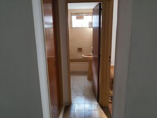 Foto 13 de Dos ambientes en Villa Urquiza . Luminoso . cocina independiente. baño completo.