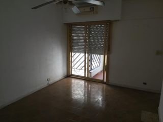 Foto 5 de Dos ambientes en Villa Urquiza . Luminoso . cocina independiente. baño completo.