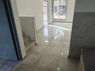 Foto 7 de Departamento tipo duplex en Moreno