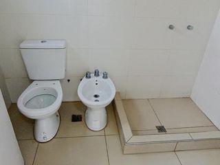 Foto 5 de Oficina en Alquiler - Pilar