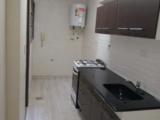 Foto 11 de Departamento en venta al frente con balcon