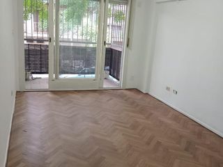 Foto 2 de Departamento en venta al frente con balcon