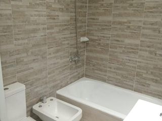 Foto 14 de Departamento en venta al frente con balcon