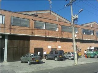Foto 1 de SE ARRIENDA BODEGA DE 1200M2 EN BOGOTA