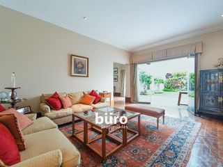 Foto 2 de LINDA CASA EN VENTA DIVIDIDA EN 2 SUPER DEPAS CERCA A HUACA PUCLLANA MIRAFLORES
