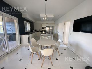 Foto 10 de Alquiler de casa con salida al Río y amarra propia