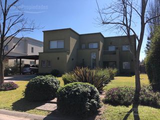 Foto 2 de Casa en venta en Santa Catalina