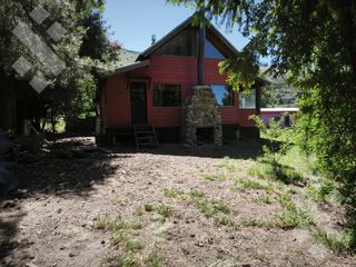 Foto 2 de VENTA CASA 4 AMBIENTES + CABAÑA 3 AMBIENTES + QUINCHO - B° QUILQUIHUE - SAN MARTIN DE LOS ANDES