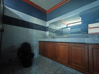 Foto 8 de Venta de Casa Unifamiliar en Manta