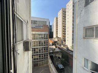 Foto 5 de Laprida y Santa Fe - Mono Ambiente Luminoso Muy bien Ubicado A metros de Av. Santa Fe