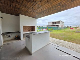 Foto 10 de Venta de Casa Con Pileta- Barrio Carpinchos- Nordelta
