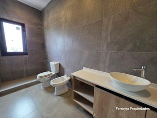 Foto 16 de Venta de Casa Con Pileta- Barrio Carpinchos- Nordelta