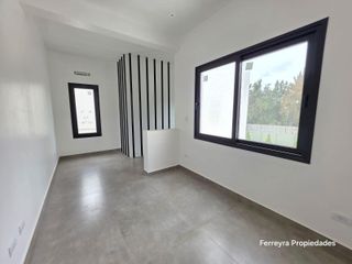 Foto 12 de Venta de Casa Con Pileta- Barrio Carpinchos- Nordelta