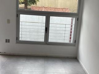 Foto 9 de EXCELENTE MONOAMBIENTE AL FRENTE CON BALCON IMPECABLE ESTADO