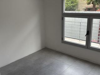 Foto 11 de EXCELENTE MONOAMBIENTE AL FRENTE CON BALCON IMPECABLE ESTADO