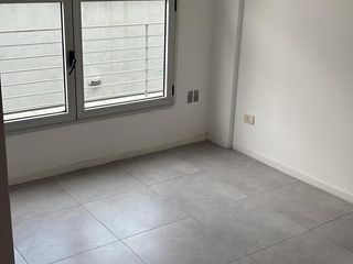 Foto 10 de EXCELENTE MONOAMBIENTE AL FRENTE CON BALCON IMPECABLE ESTADO
