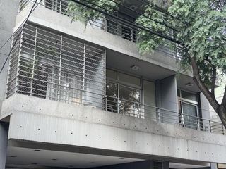 Foto 1 de EXCELENTE MONOAMBIENTE AL FRENTE CON BALCON IMPECABLE ESTADO