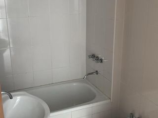 Foto 12 de EXCELENTE MONOAMBIENTE AL FRENTE CON BALCON IMPECABLE ESTADO