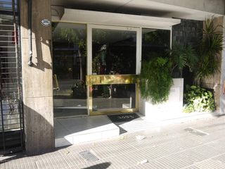 Foto 20 de Muy luminoso 2 ambientes en esquina, balcón corrido, cocina separada.