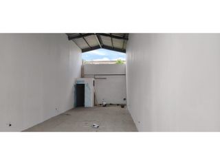 Foto 5 de Carapungo, Local Comercial en Renta, 65m2, 1 Ambiente
