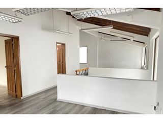 Foto 7 de La Carolina, Local Comercial en Renta, 320m2, 3 Ambientes