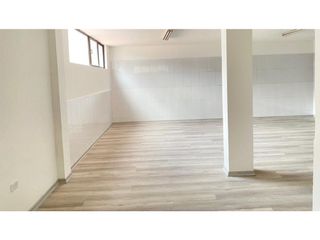 Foto 2 de La Carolina, Local Comercial en Renta, 320m2, 3 Ambientes