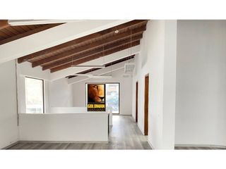 Foto 5 de La Carolina, Local Comercial en Renta, 320m2, 3 Ambientes