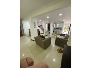 Foto 1 de Venta de casa en Calazans unidad cerrada