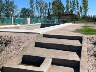 Foto 3 de Terreno con pileta y construcción